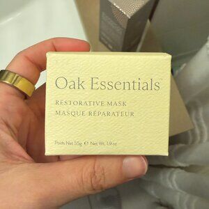 NWT unopened Oak Essentials Restorative Mask